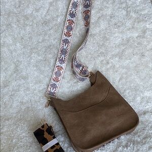 Stylish Tan Crossbody Messenger Bag with Patterned Guitar Strap
